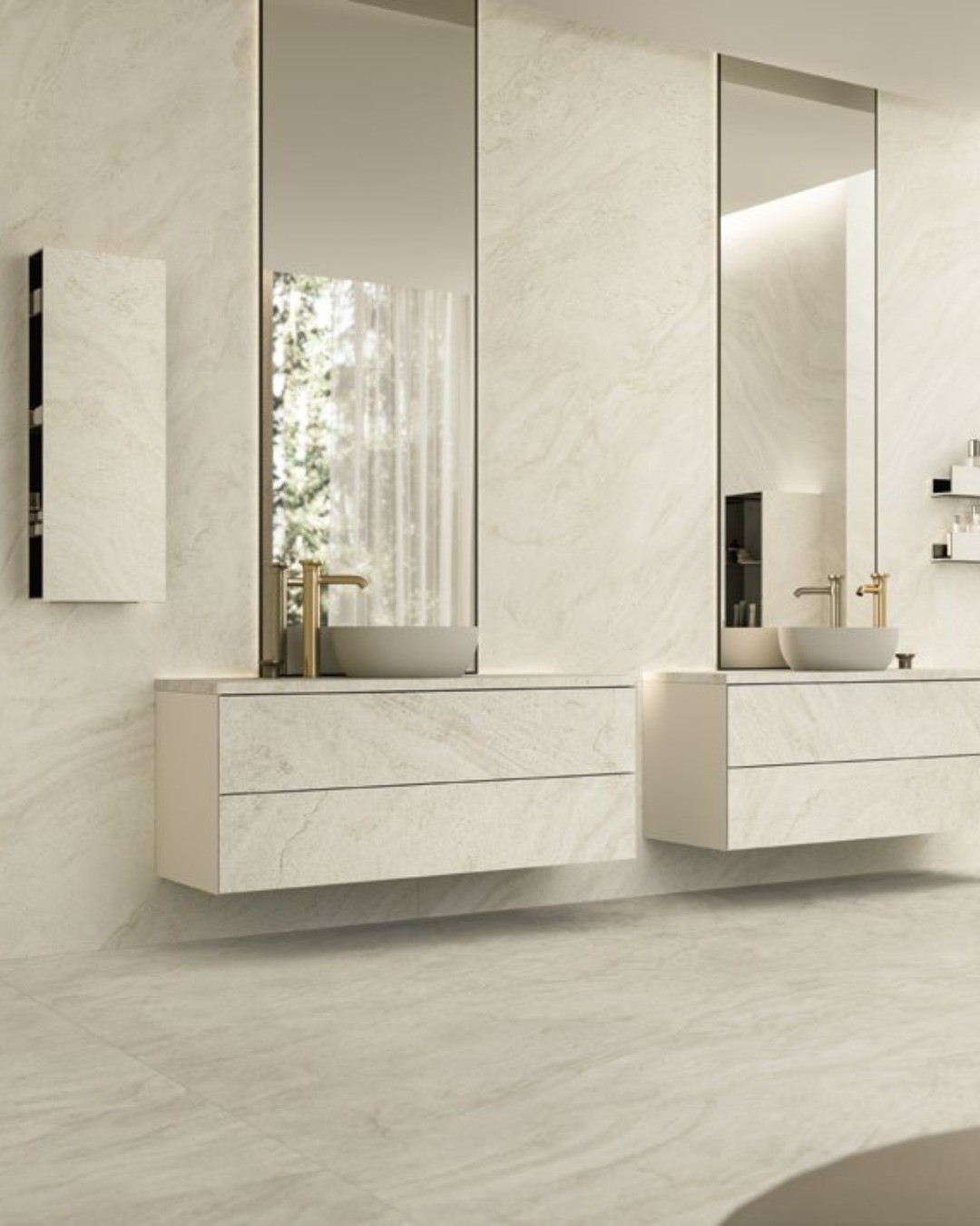 שני הגוונים, WHITE ו־SAND, מאפשרים התאמה מדויקת לחללים מוארים, חמים ומזמינים.