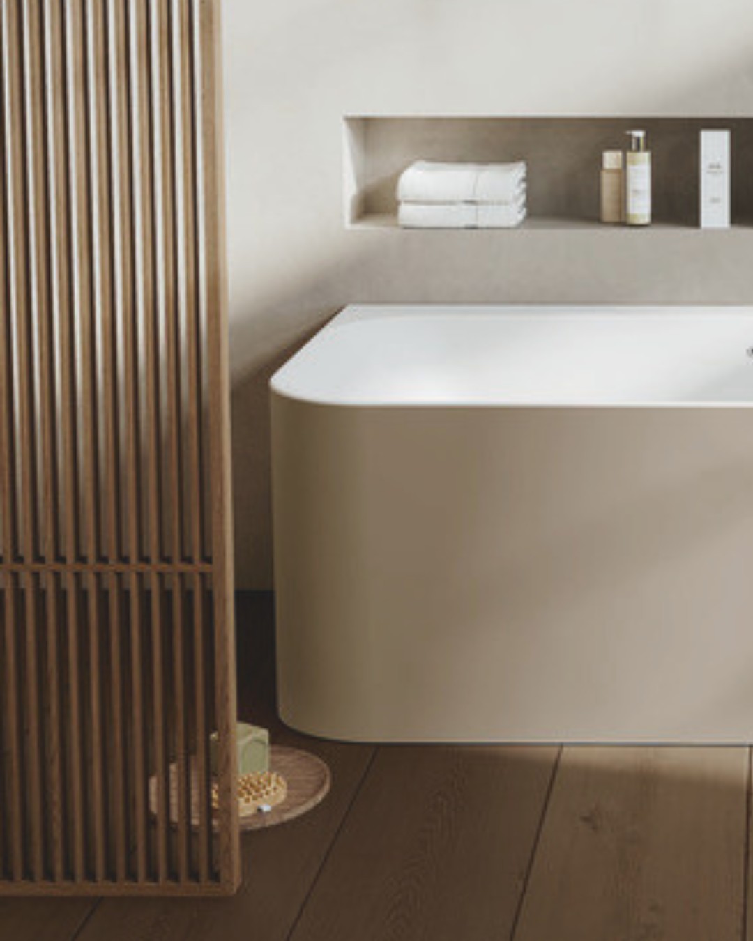 עם מגוון צורות ואפשרויות התקנה, Loop&Friends של @villeroyboch  מאפשרת לעצב את חדר הרחצה בדיוק כמו שדמיינתם.